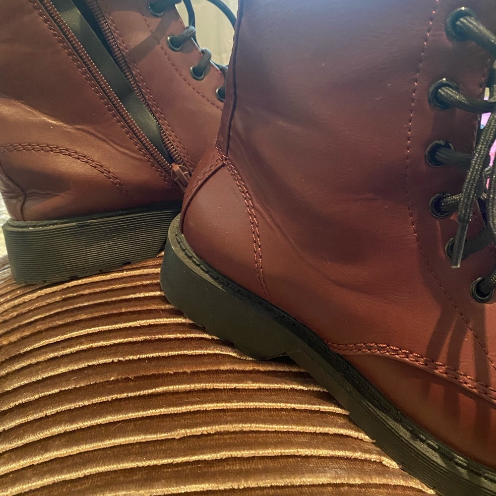 Time and Tru Fashion Boots! Hardly any wear!